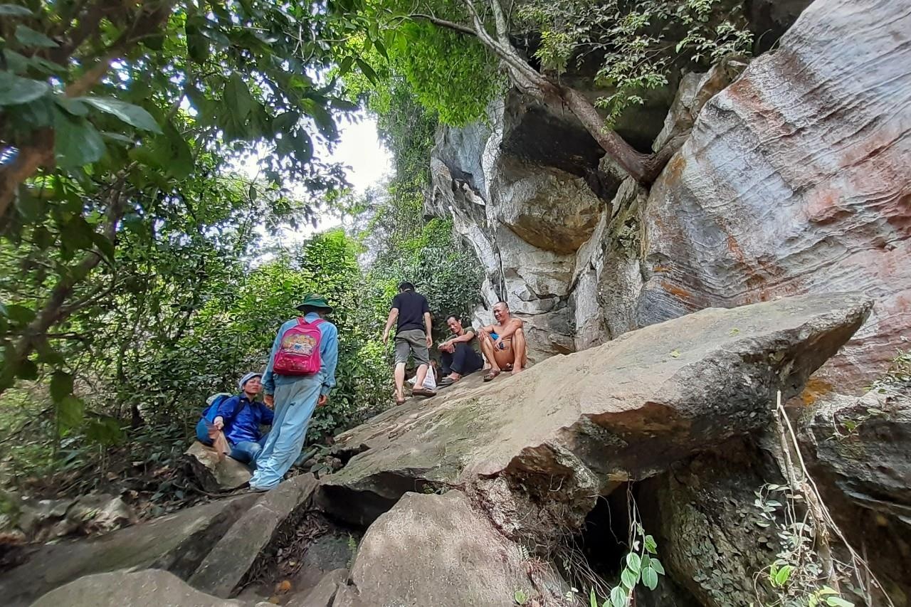 Cảnh núi rừng Yên Bái nham nhở ảnh 10 Canh nui rung Yen Bai nham nho anh 10