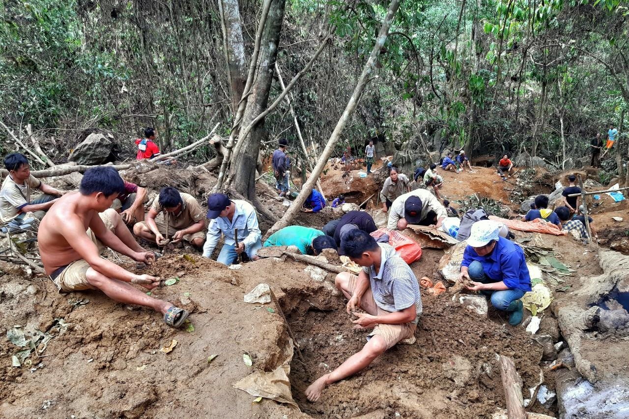 Đá quý tiền tỷ yên bái ảnh 2 Da quy tien ty yen bai anh 2