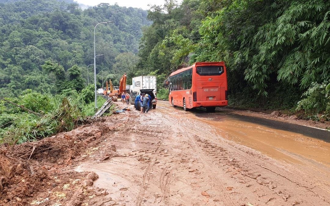 Sạt lở Đèo Bảo Lộc ảnh 4 Sat lo Deo Bao Loc anh 4