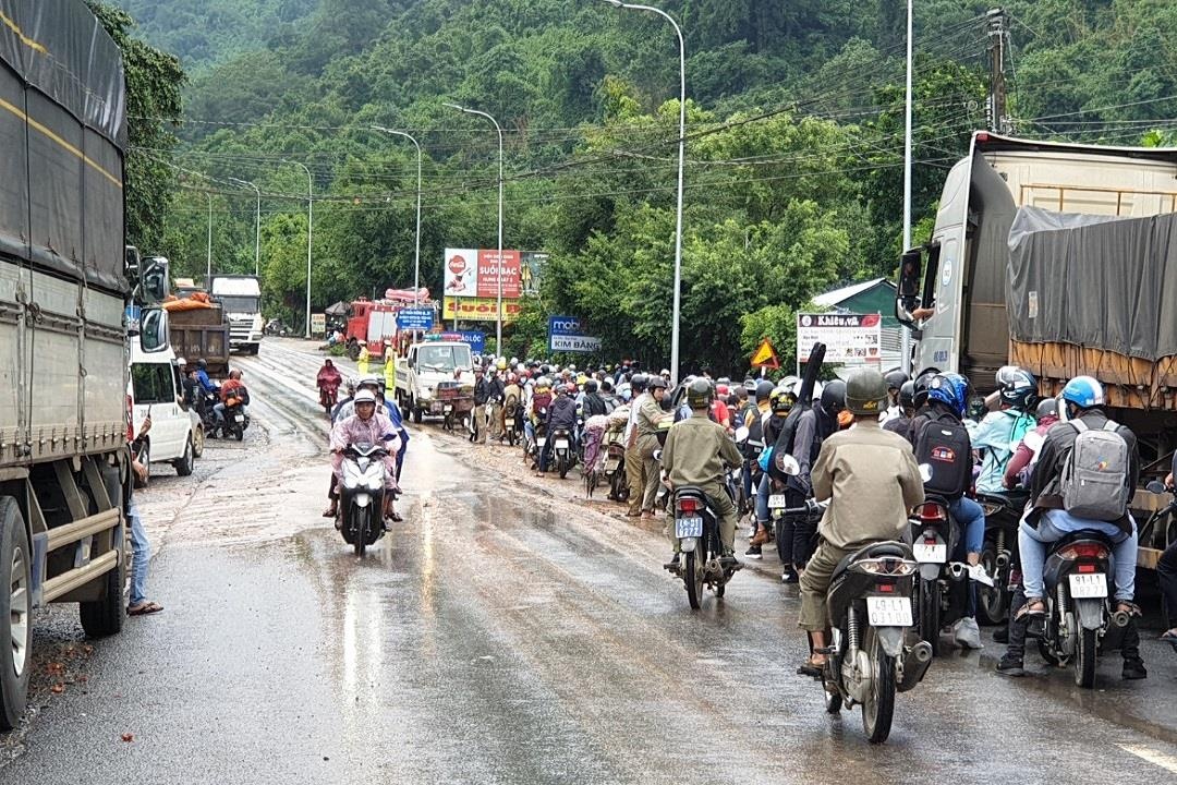 Sạt lở Đèo Bảo Lộc ảnh 1 Sat lo Deo Bao Loc anh 1