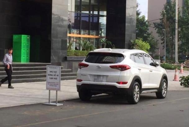 ôtô đỗ sai bị phun sơn ảnh 2 oto do sai bi phun son anh 2