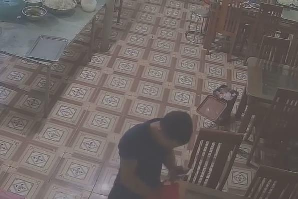 Tat axit phu bep hoa binh anh 1