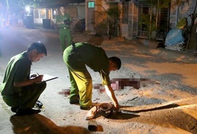 Tranh tra tien an sang, nam thanh nien bi ban chem trong thuong hinh anh