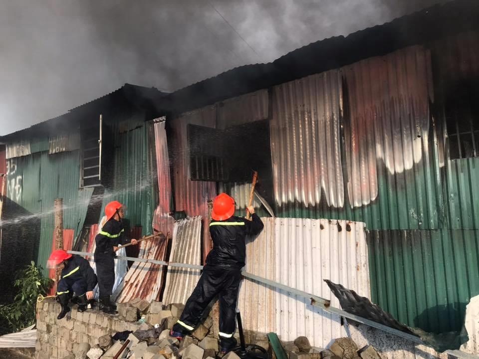 Cháy xưởng phụ tùng ôtô ảnh 2 Chay xuong phu tung oto anh 2