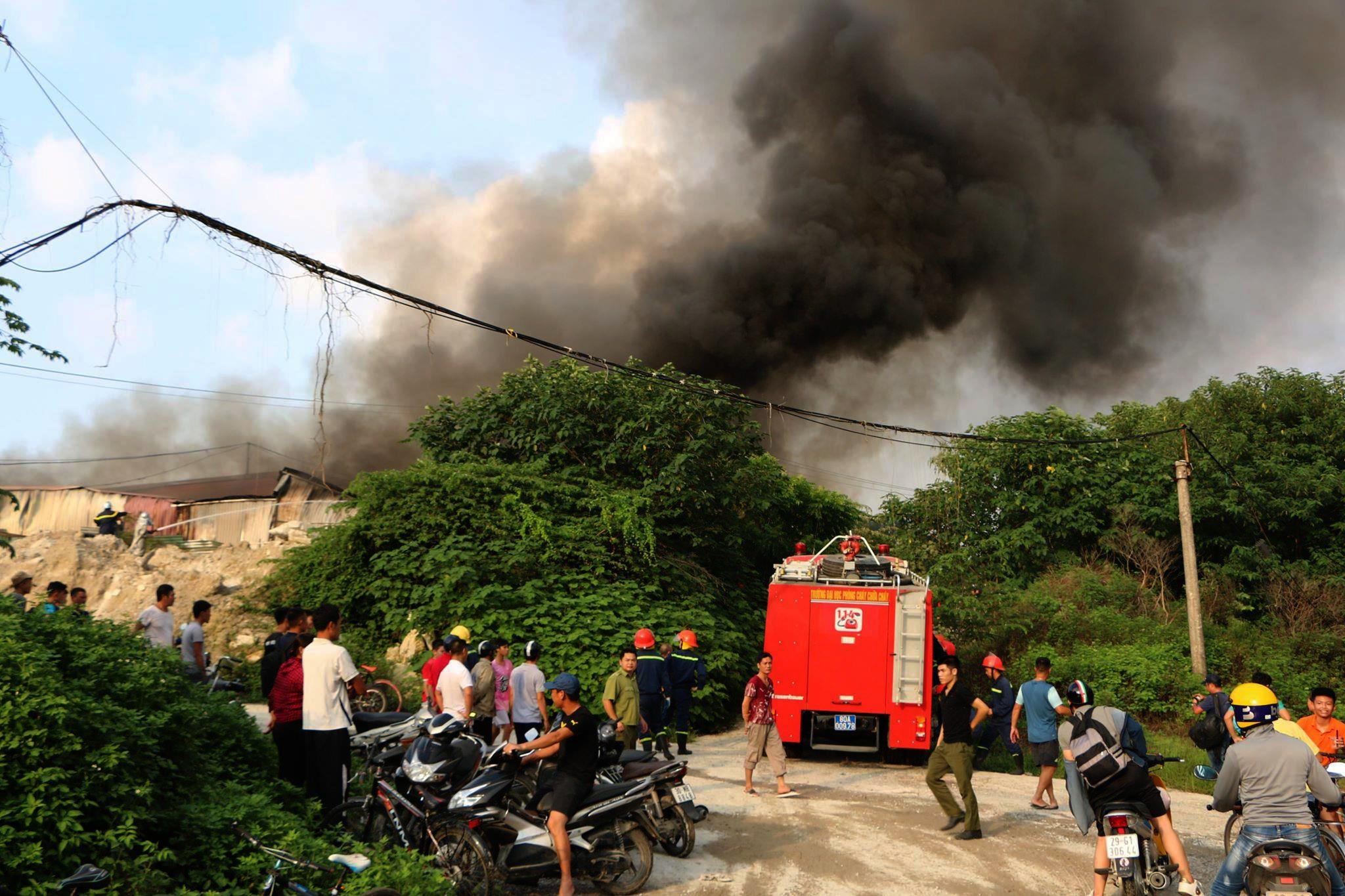 Chay nha xuong o Thanh Tri anh 2