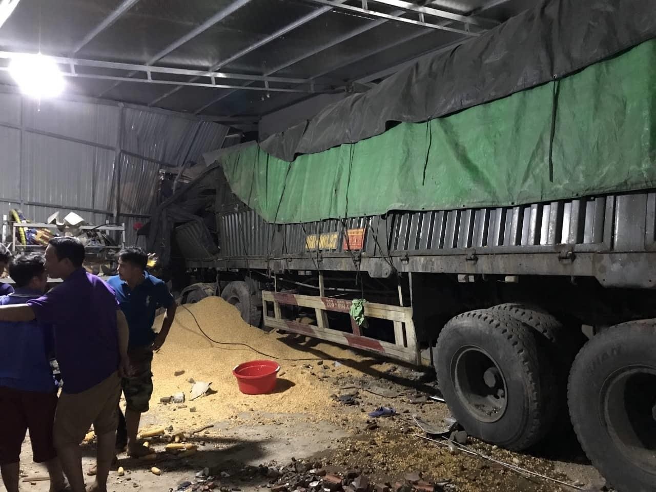 Xe tai tong nha dan anh 1