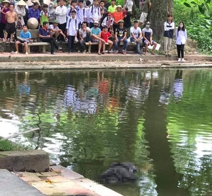 nguoi phu nu tu vong duoi ao anh 1