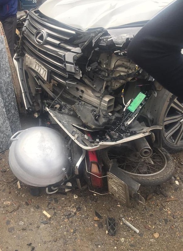 Lexus tong chet nguoi anh 1