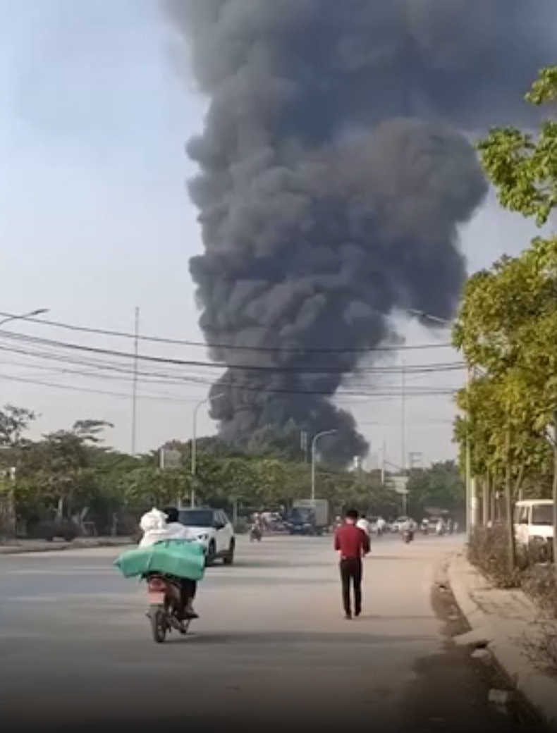 Cháy kho nhựa nhựa ảnh 1 Chay kho nhua nhua anh 1