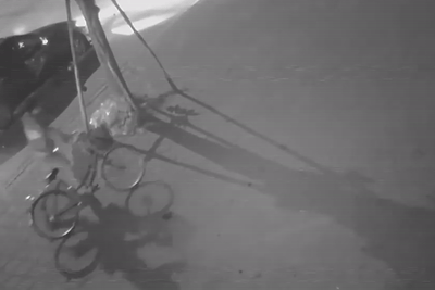 Tai xe dat xe dap khoi hien truong sau vu cu ba bi dam tu vong hinh anh