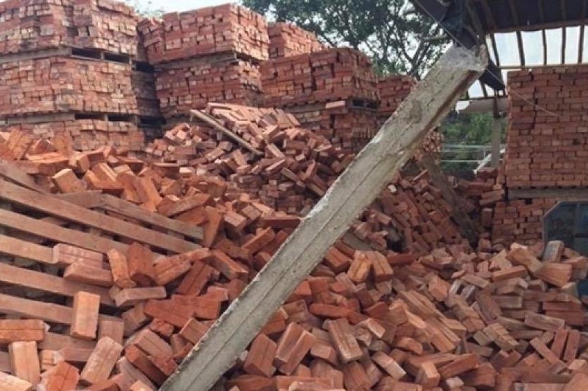 Gach do de 3 nguoi chet hinh anh