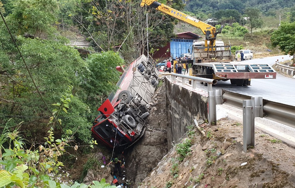 Lat xe cho hoc vien lop cao cap chinh tri anh 1