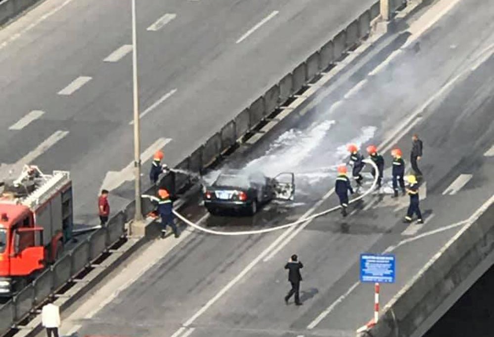 Chay xe bien xanh anh 1