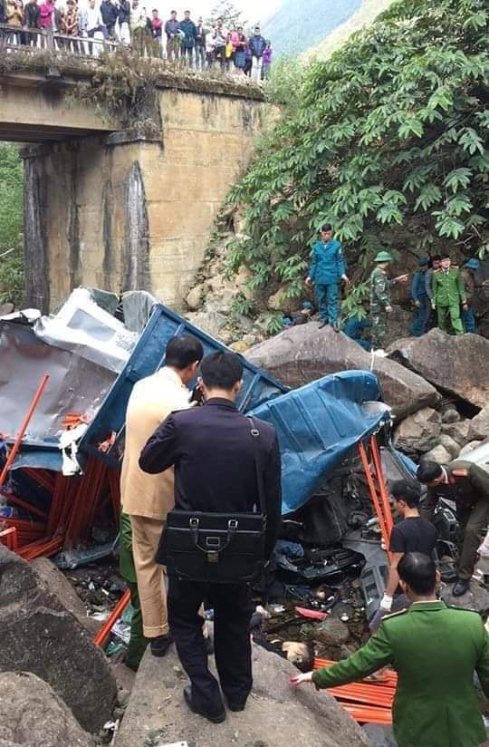 Xe tai lao xuong vuc Lai Chau anh 1