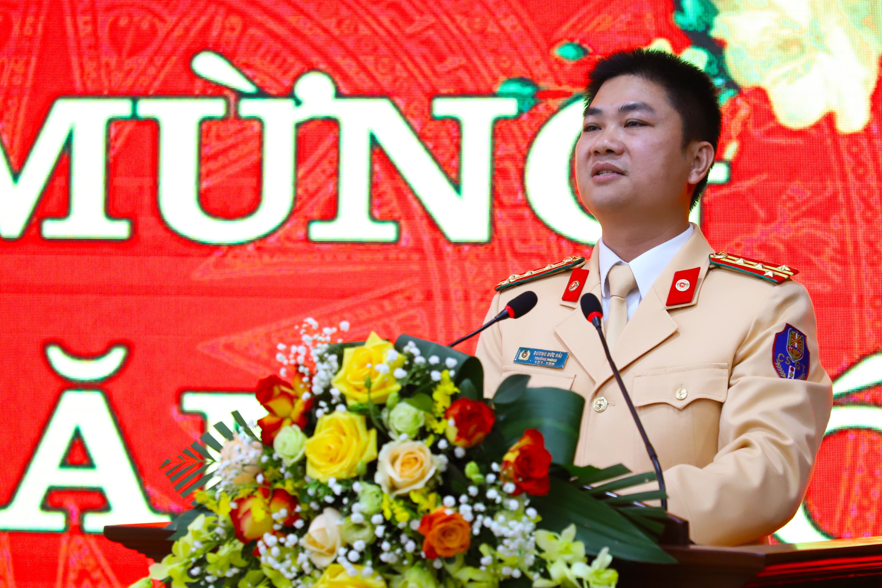 30 to CSGT xu ly vi pham nong do con anh 2