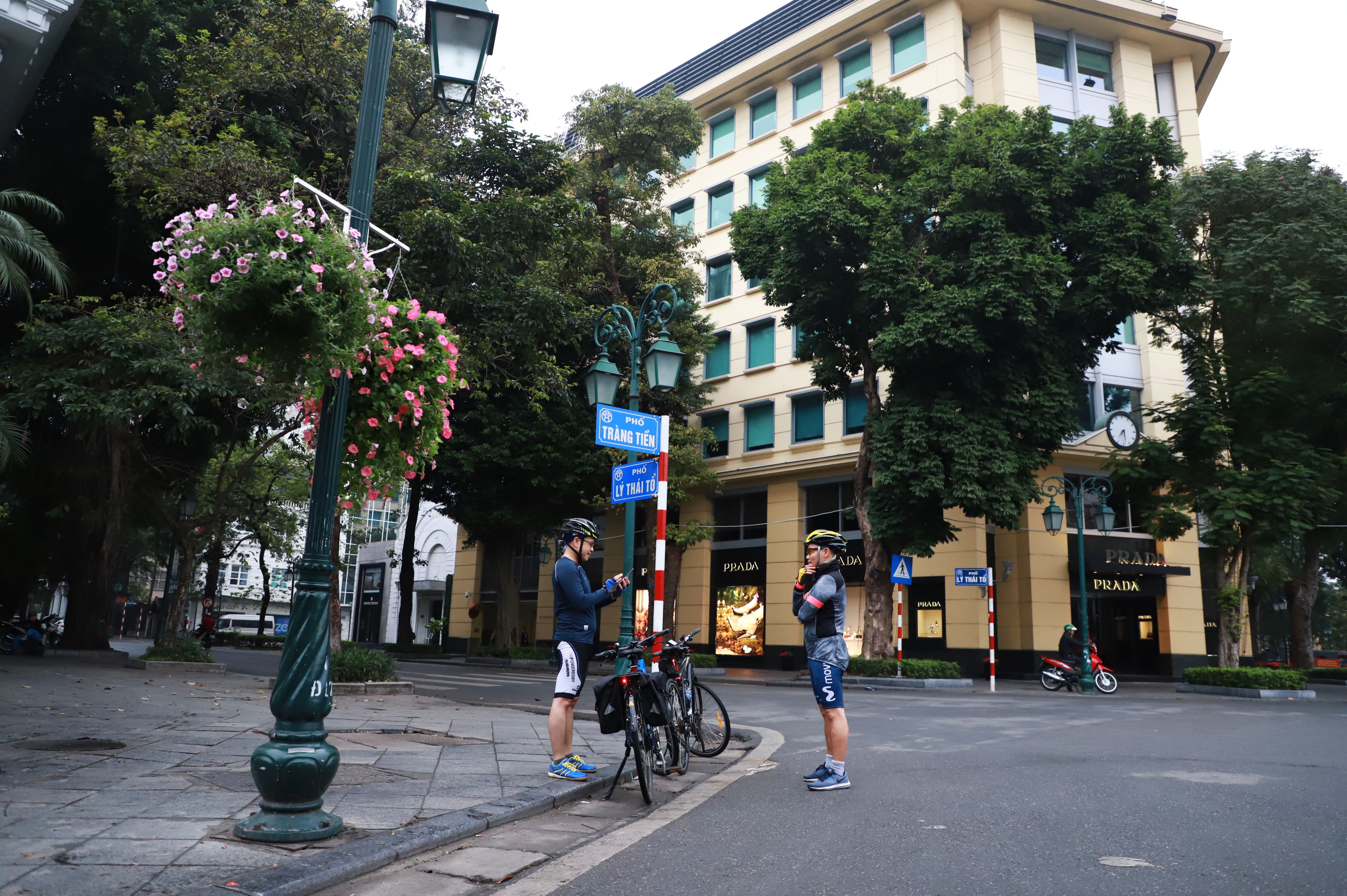 Ha Noi sang 30 Tet anh 6