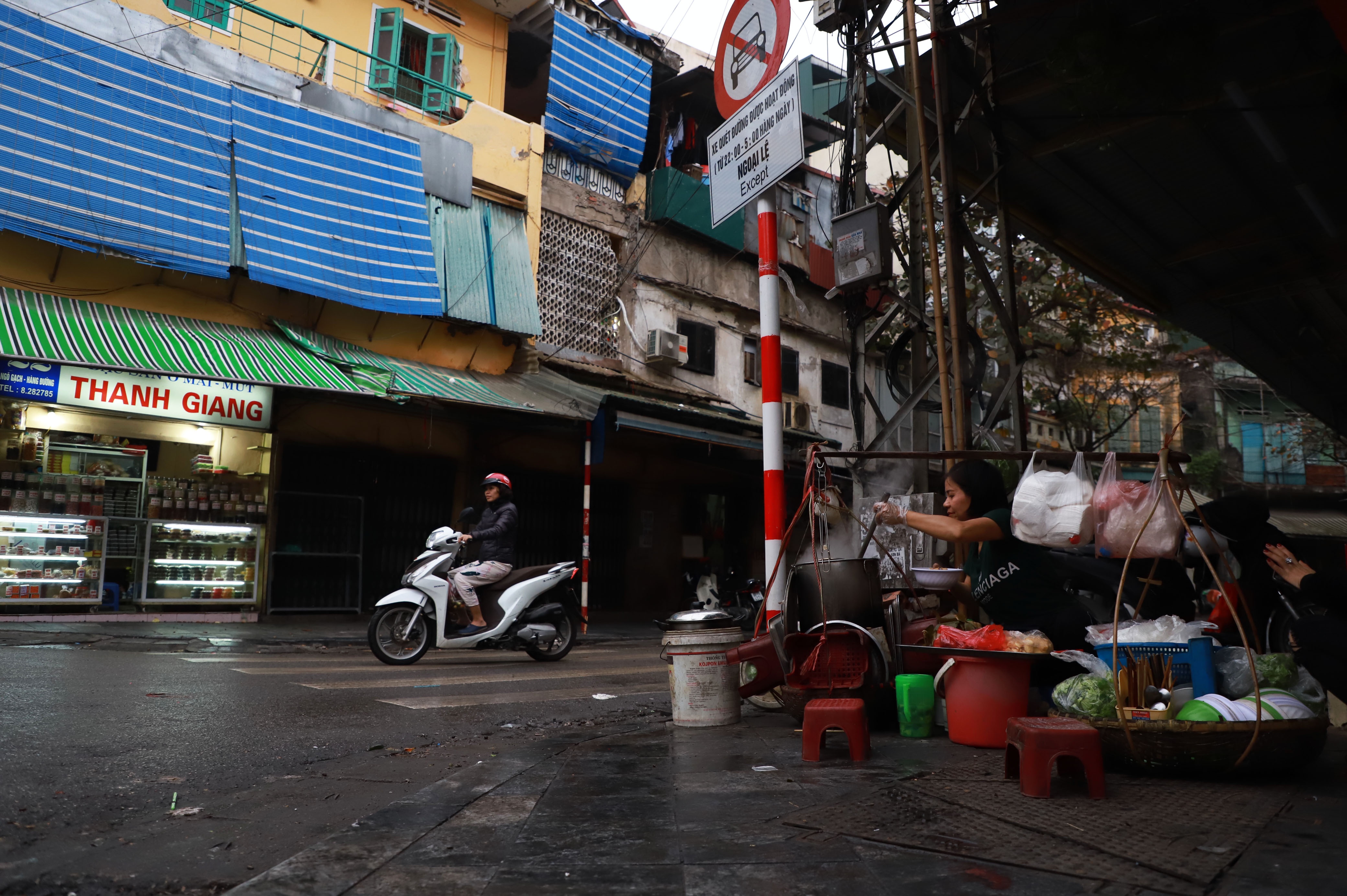 Ha Noi sang 30 Tet anh 8