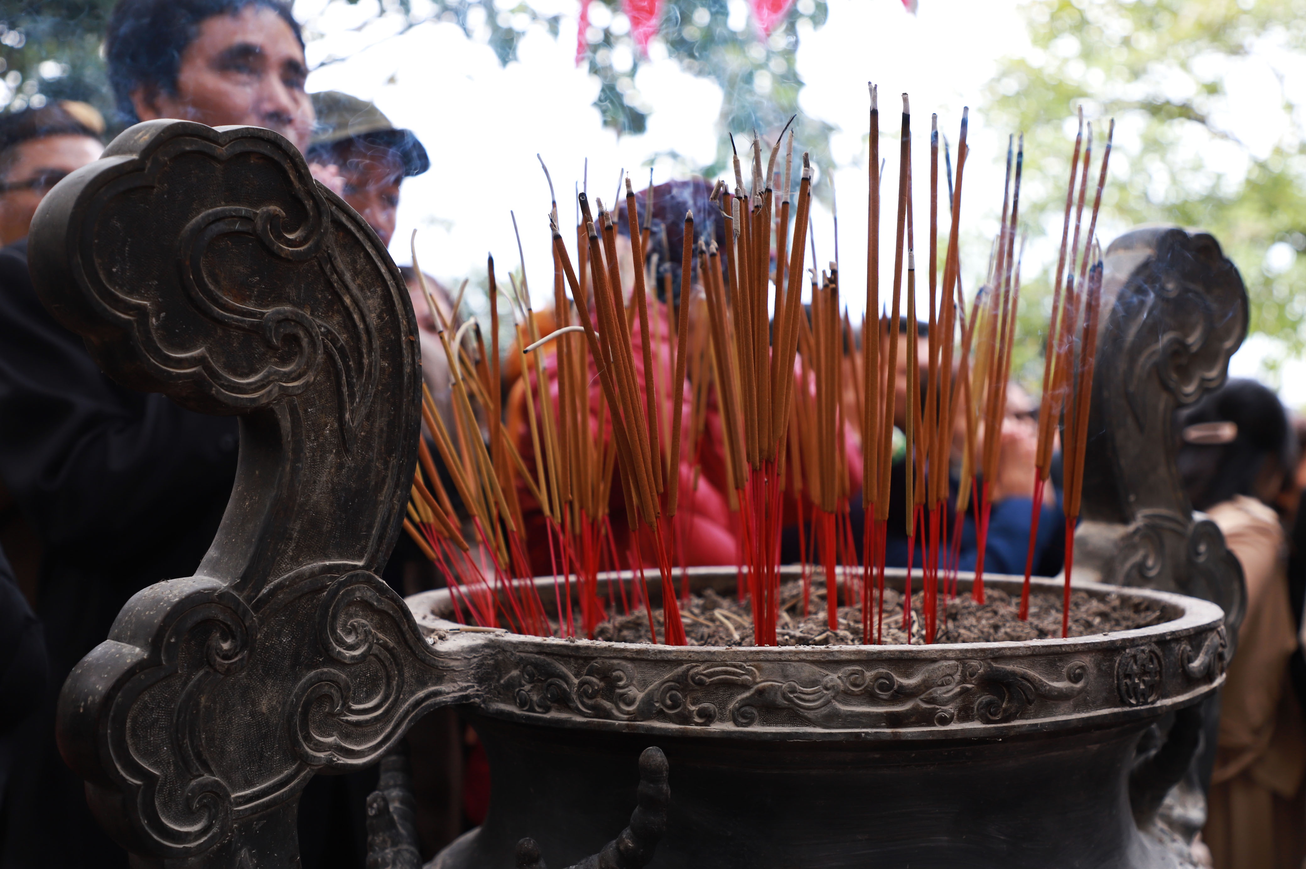 Hang nghin nguoi di le phu Tay Ho anh 5