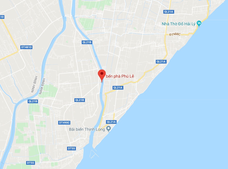 xe roi xuong song Phu Le anh 2