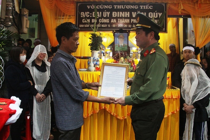 Thang ham cho chien si hy sinh tren duong ap giai pham nhan hinh anh