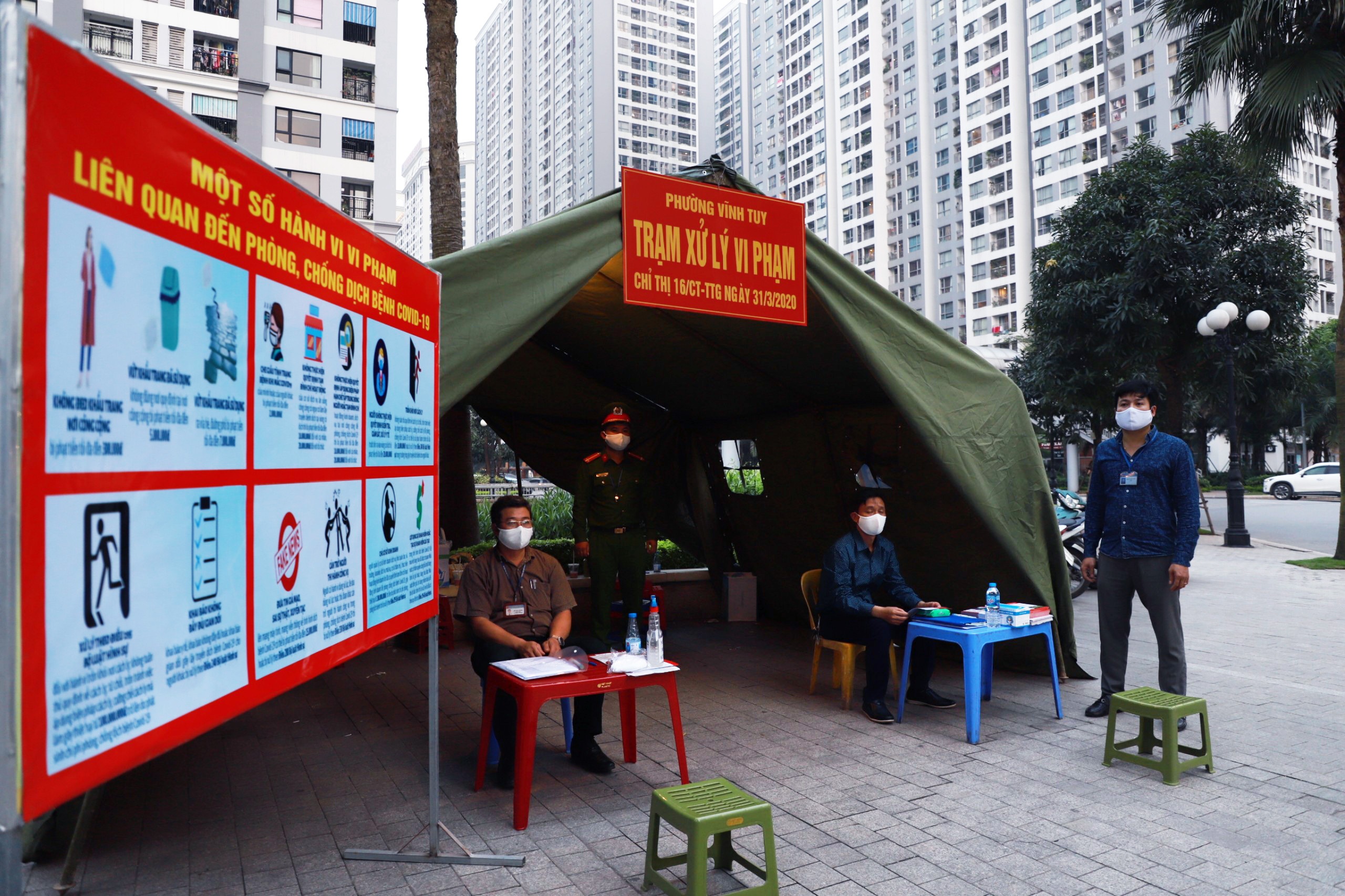 Xu phat ra ngoai Covid19 Times City anh 1