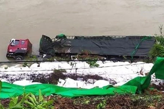 Oto cho gao lao xuong song hinh anh