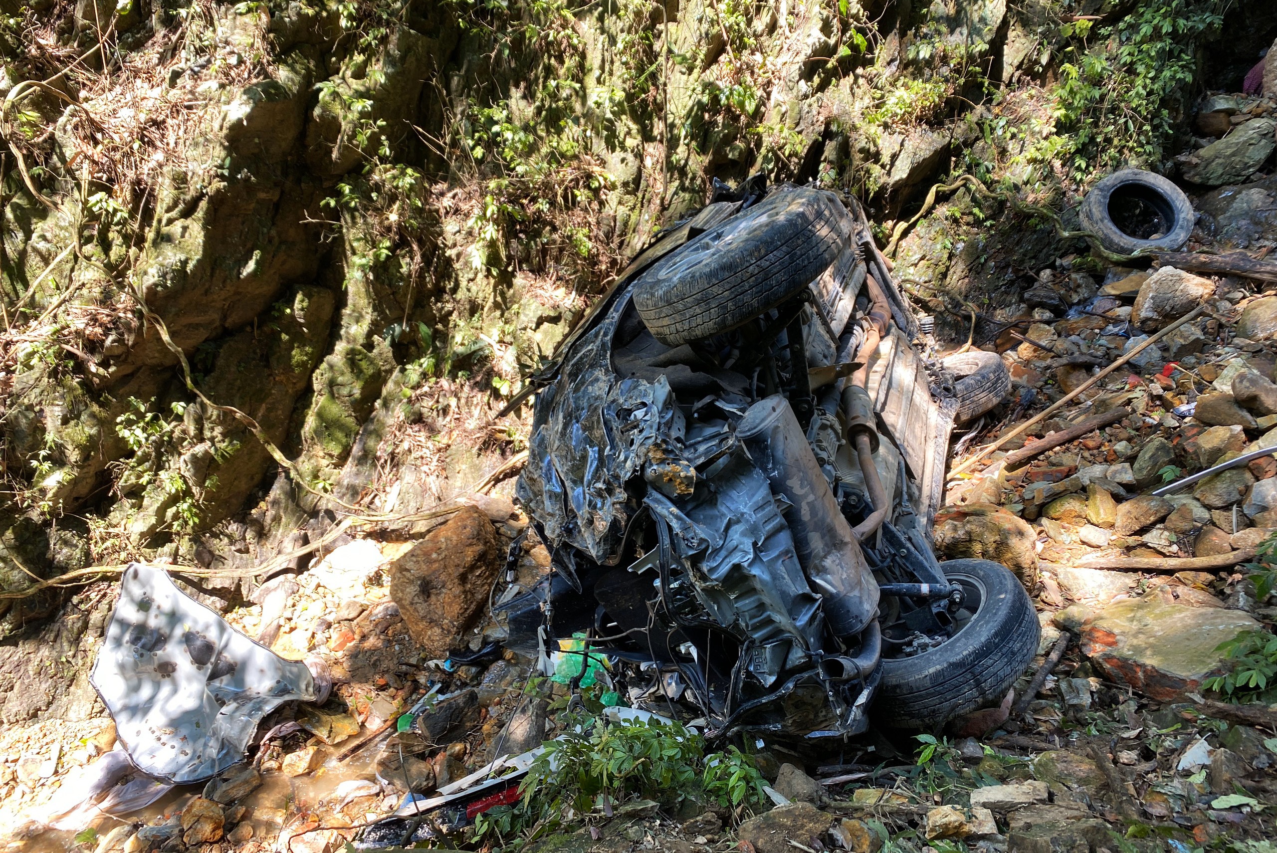 Lao xuong vuc tam dao anh 9