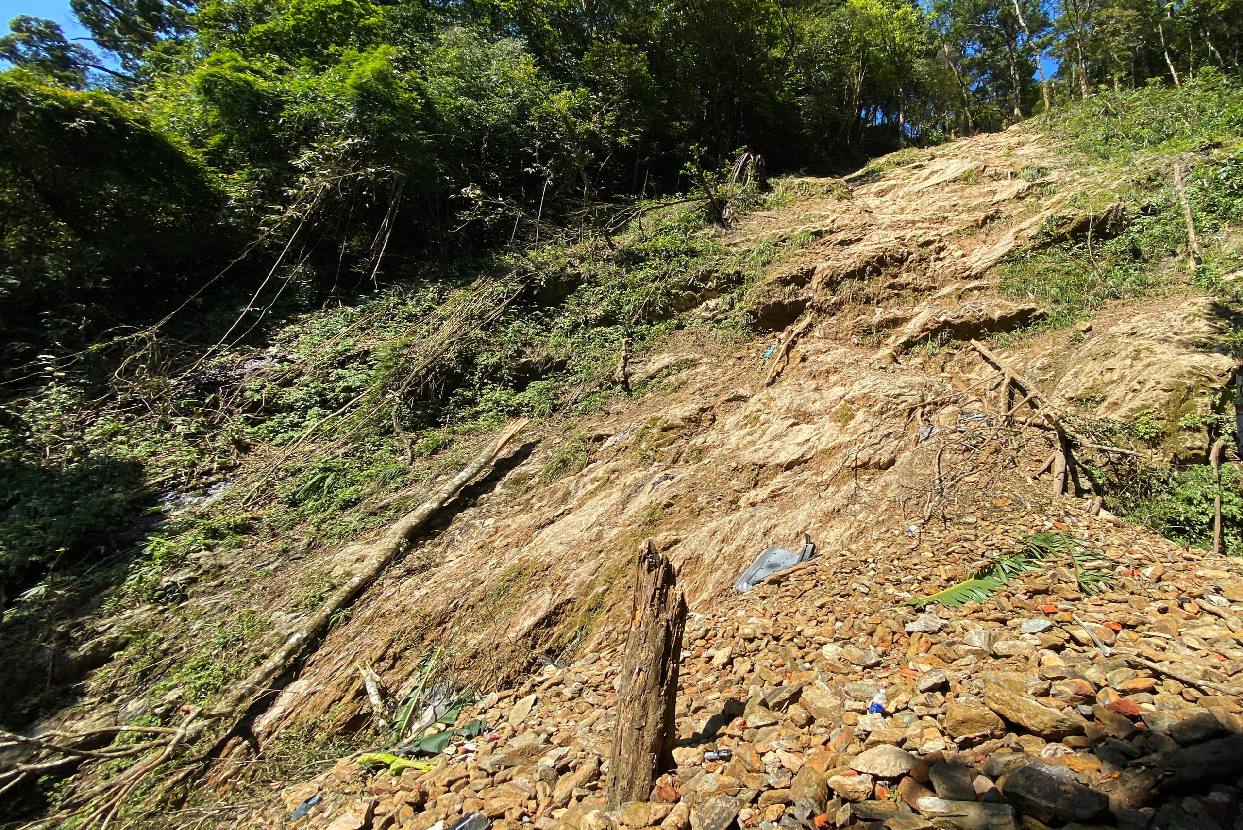 Lao xuong vuc tam dao anh 5