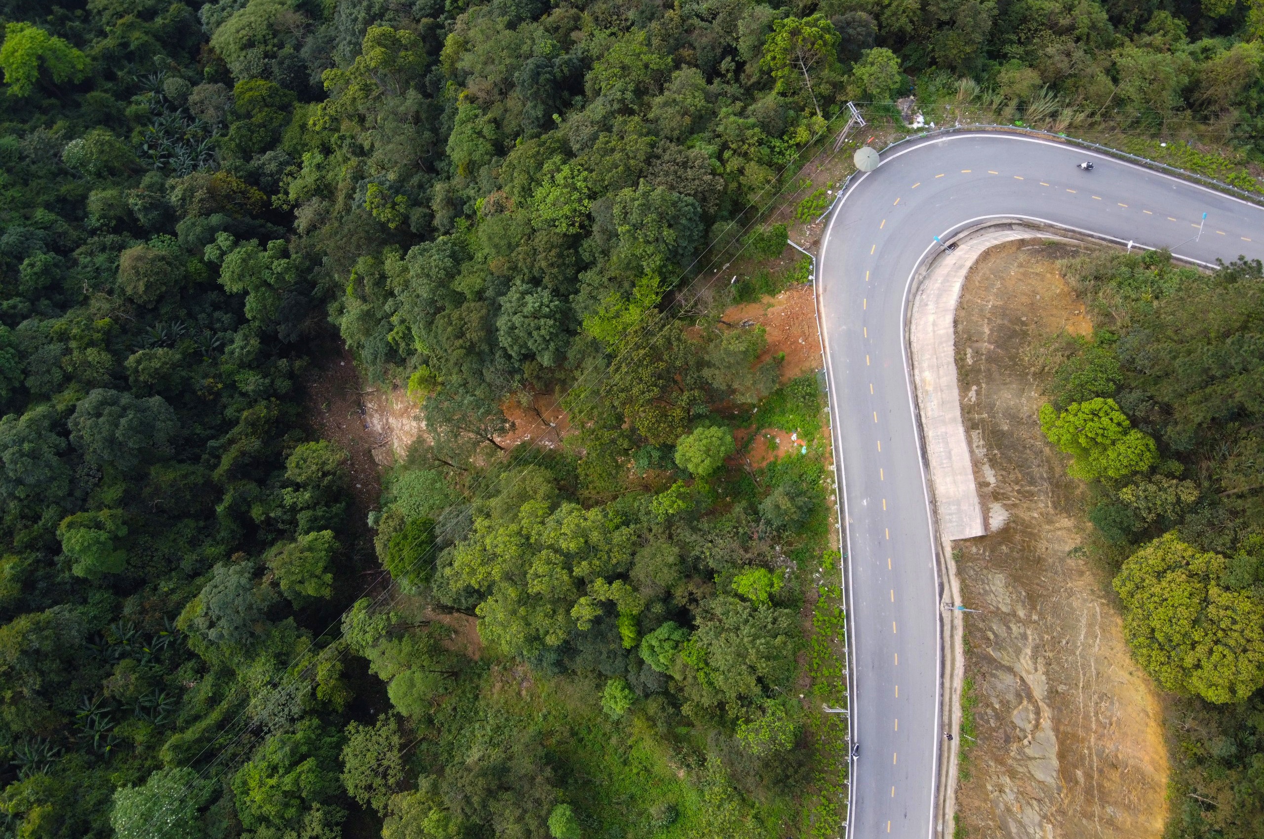 Lao xuong vuc tam dao anh 3