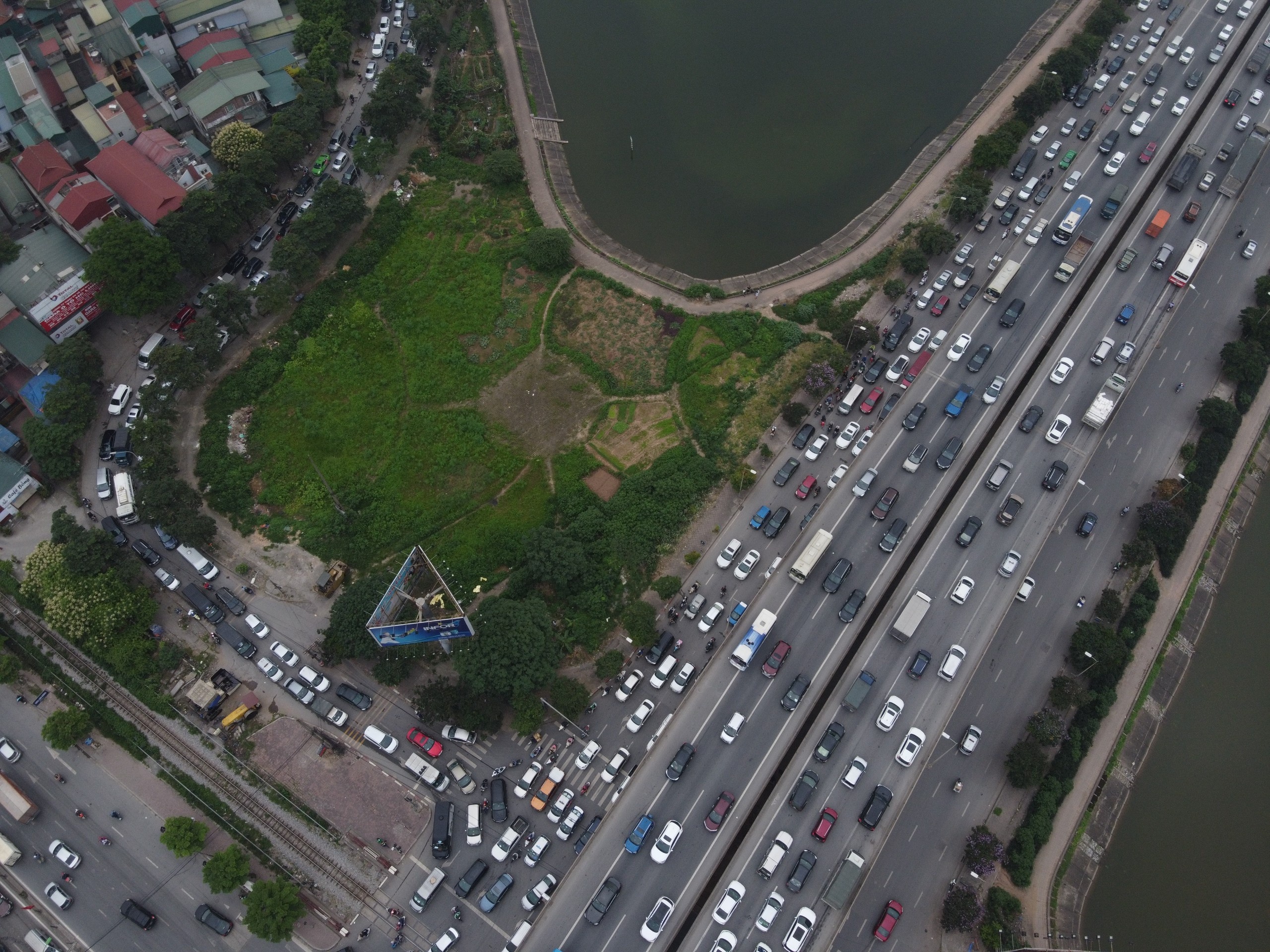 Tac cao toc Phap Van Cau Gie anh 2