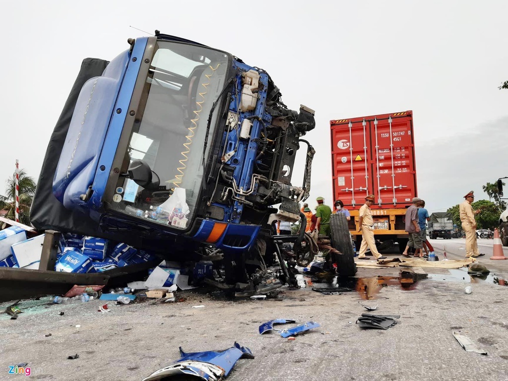 14 nguoi chet do tai nan giao thong ngay dau nghi le hinh anh