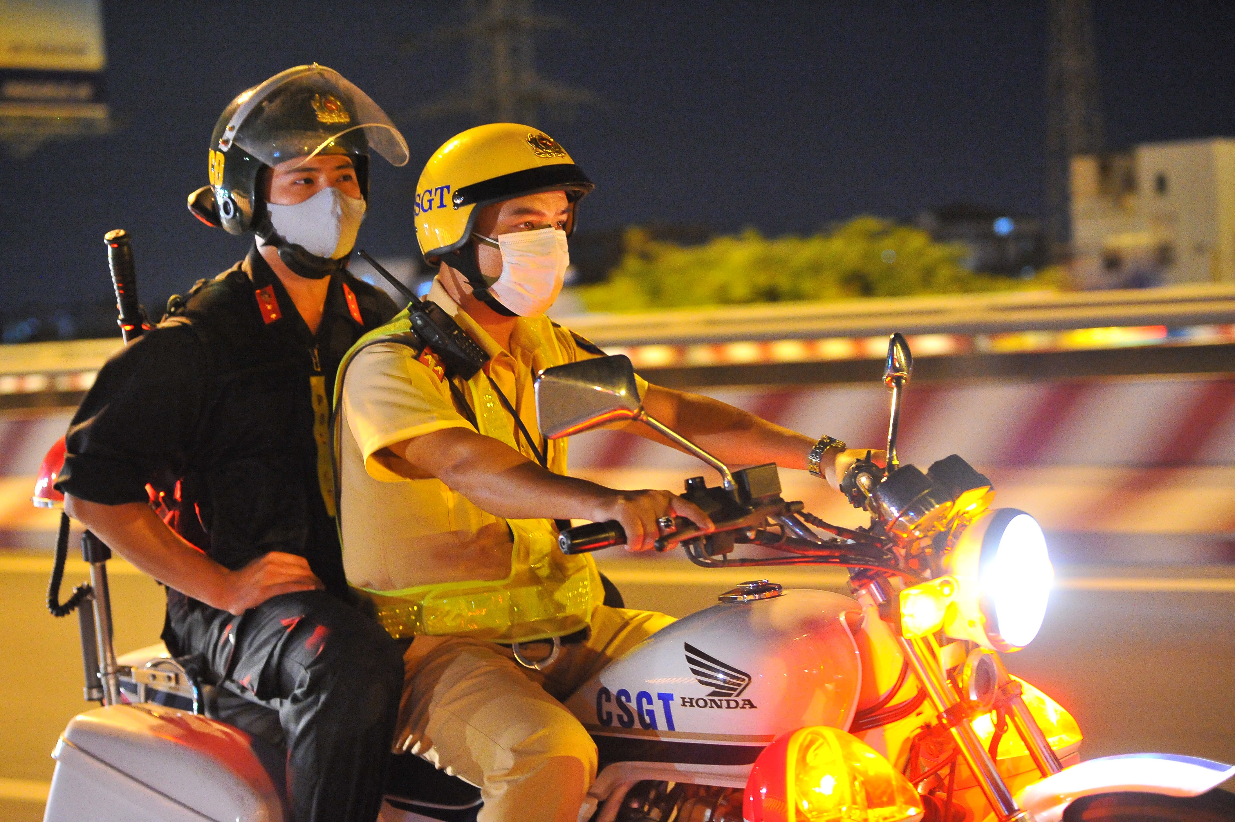 CSGT mo cao diem xu ly vi pham tren toan quoc hinh anh