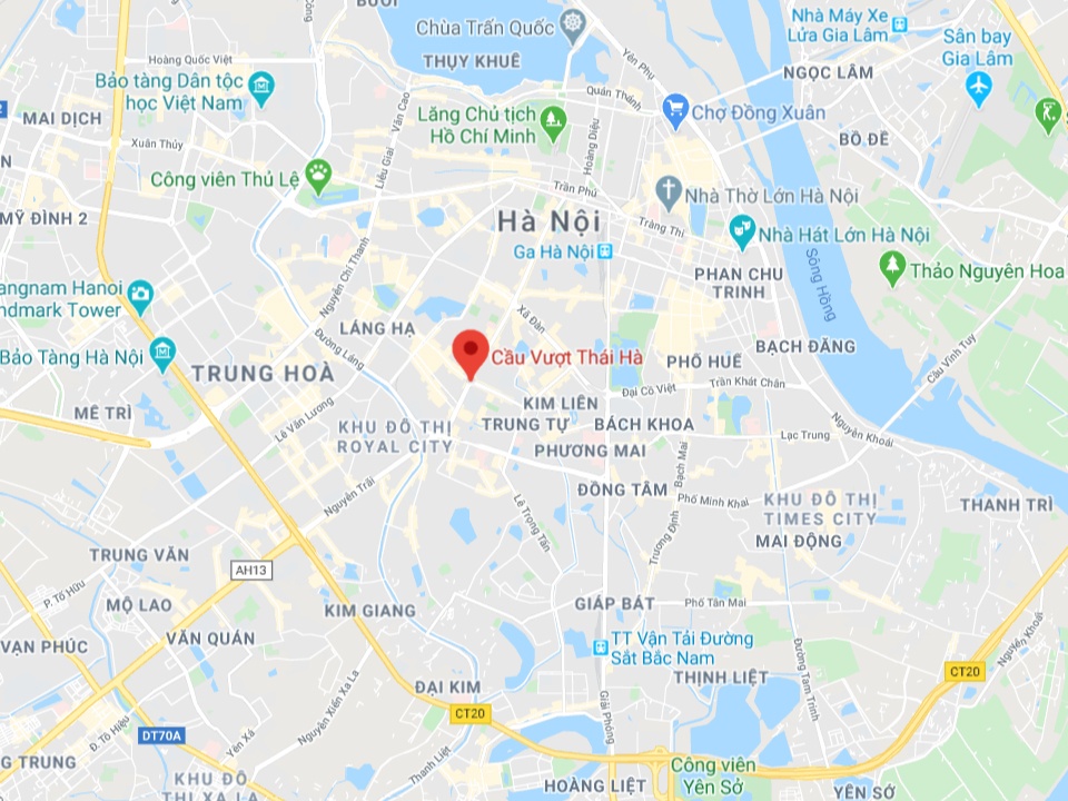 Xe tai dam cau vuot Thai Ha anh 3