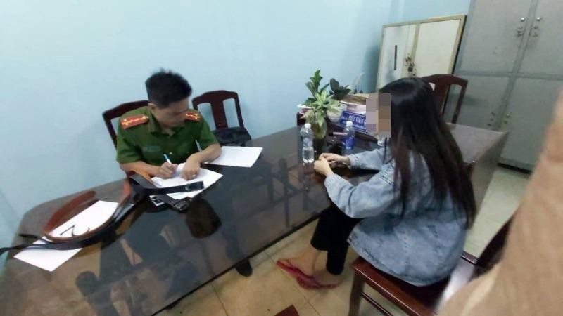 đánh vợ ép quan hệ để chụp ảnh nóng ảnh 1 danh vo ep quan he de chup anh nong anh 1