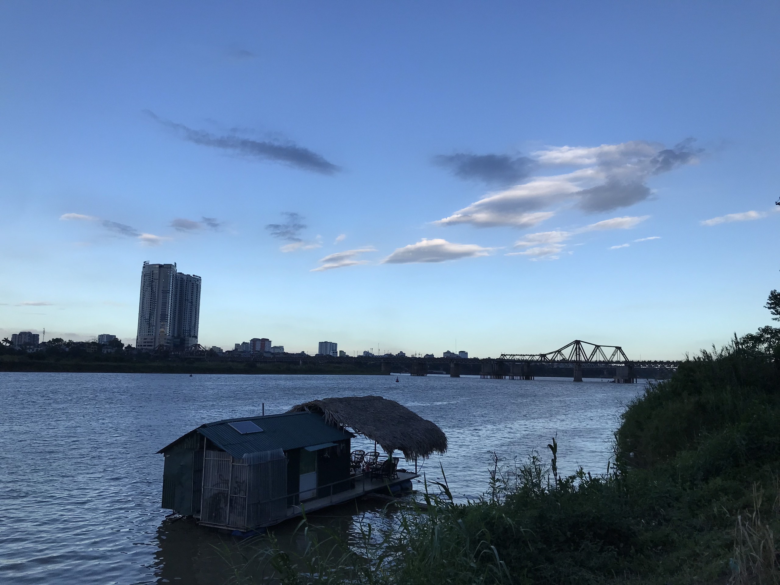 Co bom cau Long Bien anh 2