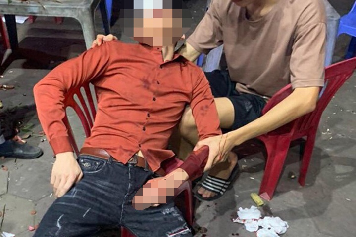 Cong an Vinh Phuc bac tin CSGT vut dui cui vao nguoi di xe may hinh anh