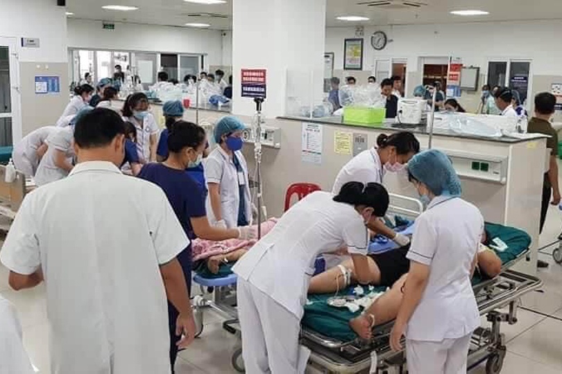 Them 2 nguoi tu vong sau vu lat xe o Quang Binh hinh anh