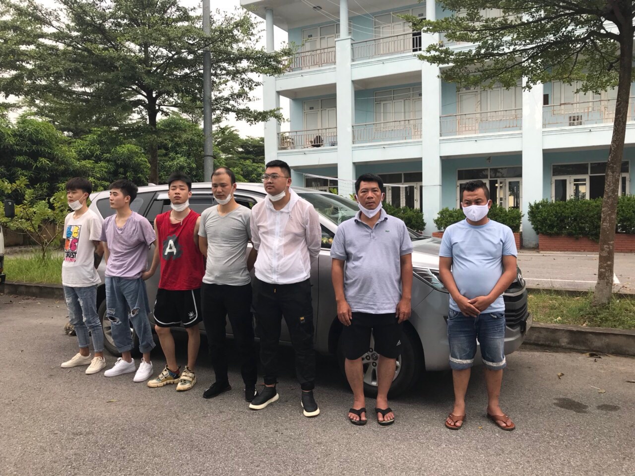 Bắt 5 người Trung Quốc nhập cảnh trái phép ảnh 1 Bat 5 nguoi Trung Quoc nhap canh trai phep anh 1