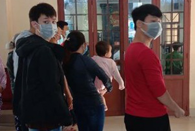 Hon chien tren san bong, bi hai doi boi thuong 800 trieu hinh anh