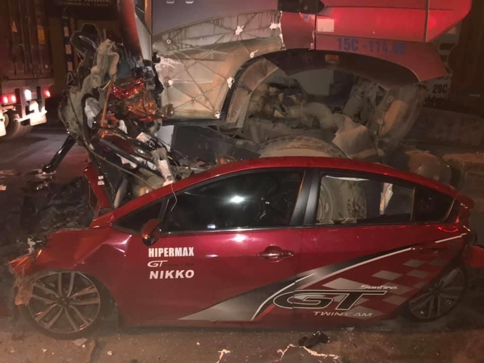 Vu xe container dam oto con lam 3 nguoi chet: Tai xe khai do buon ngu hinh anh