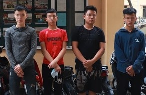 11 'quai xe' dua xe quanh ho Hoan Kiem hinh anh