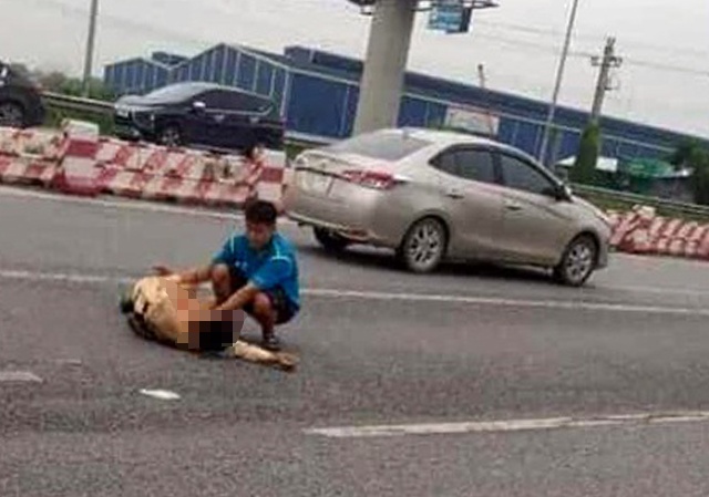 Nguyen nhan trung uy CSGT bi tong gay chan hinh anh