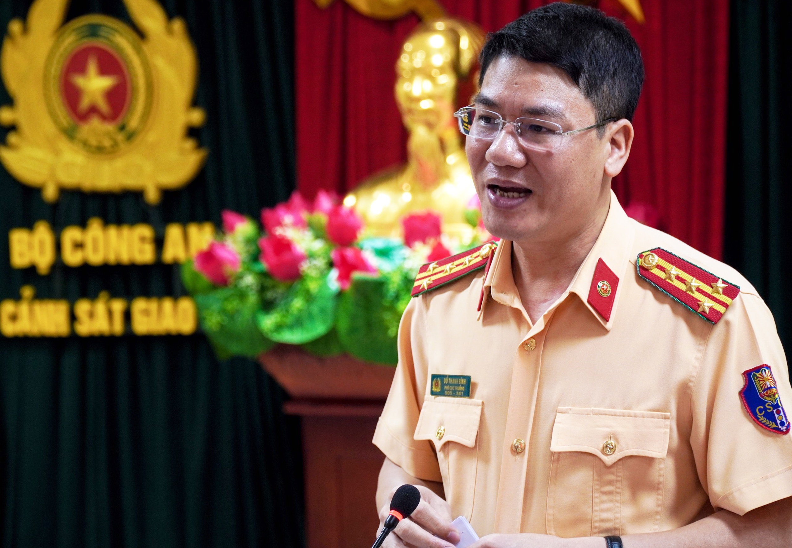 De xuat CSGT bung to khong duoc ra duong lam nhiem vu hinh anh