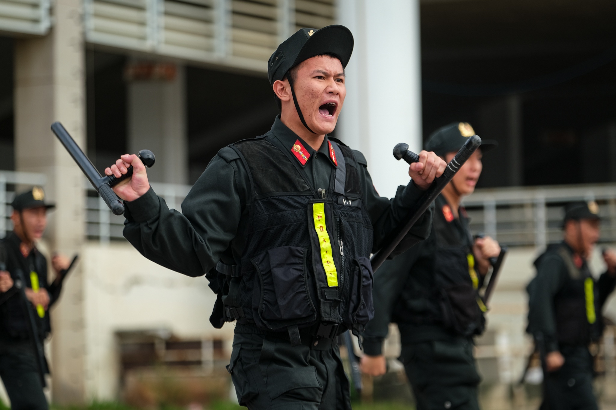 Canh sat dac nhiem Ha Noi anh 8