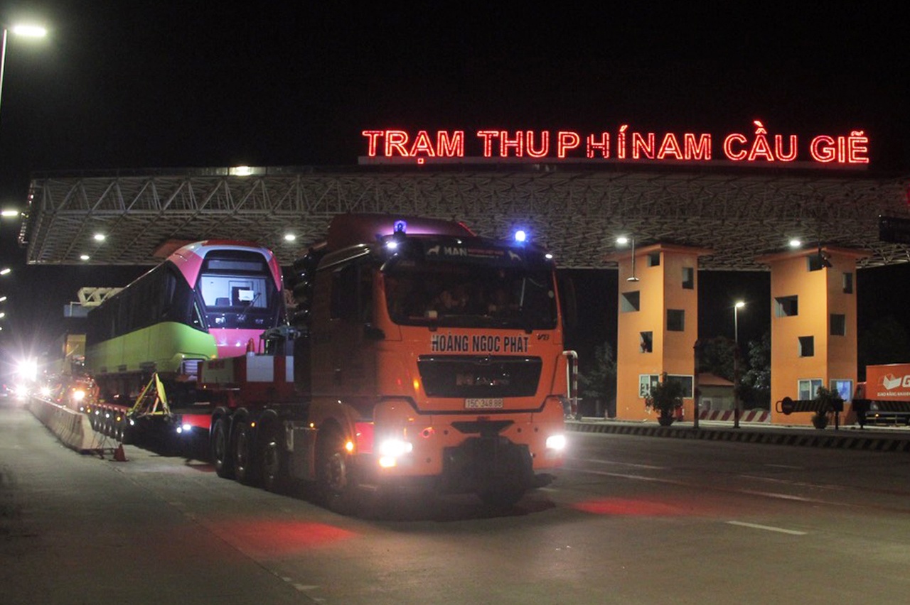 Tau dien Nhon Ga Ha Noi anh 2