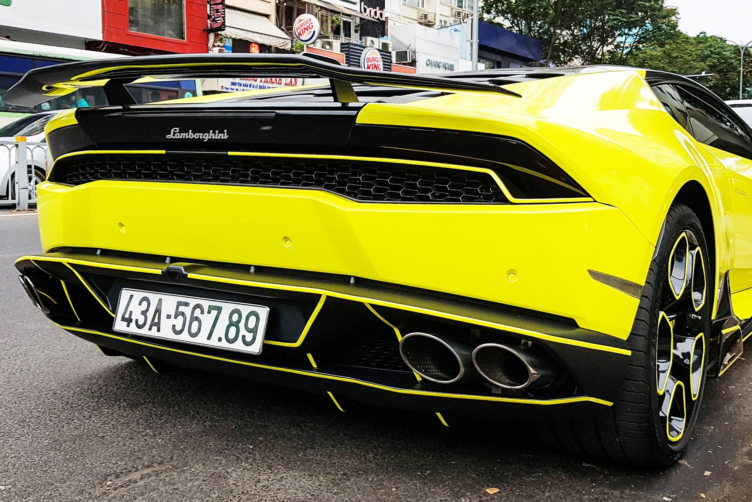 Bo Cong an: Chua co xe van duoc dau gia bien so hinh anh