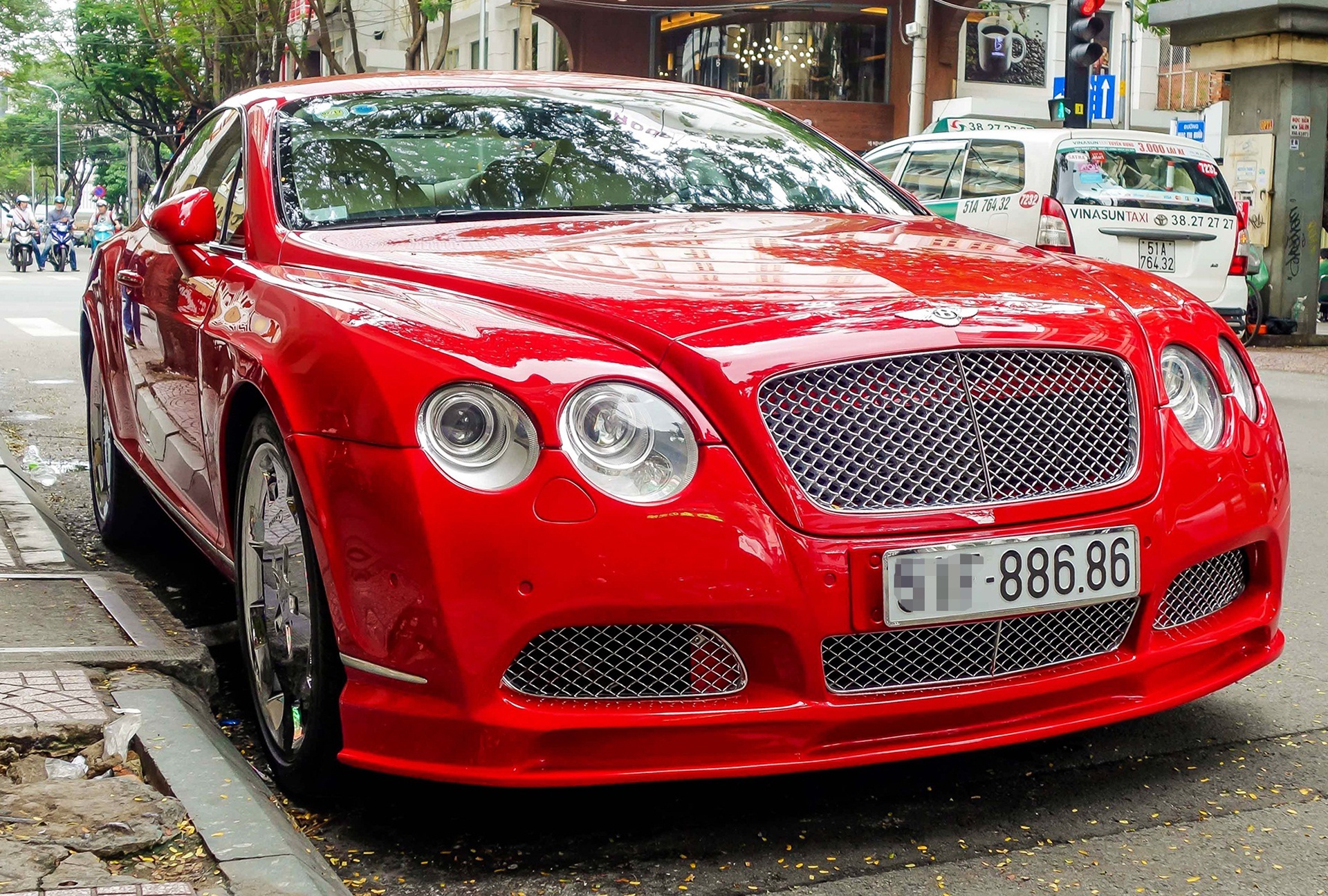 Dau gia bien so xe anh 2