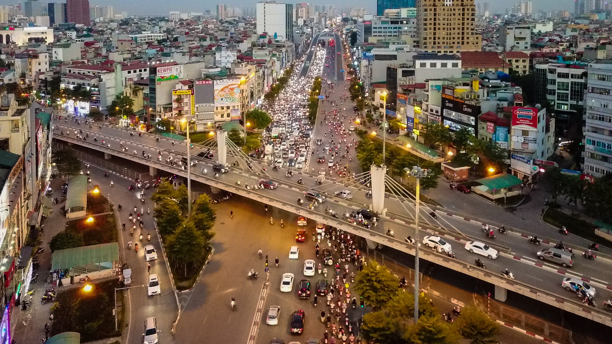 nguyen nhan ket xe o Nga Tu So anh 1