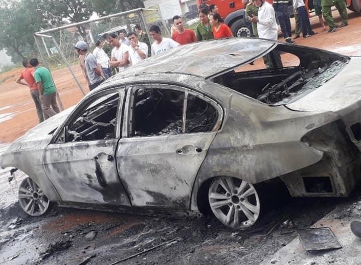 Cháy xe BMW ảnh 2 Chay xe BMW anh 2