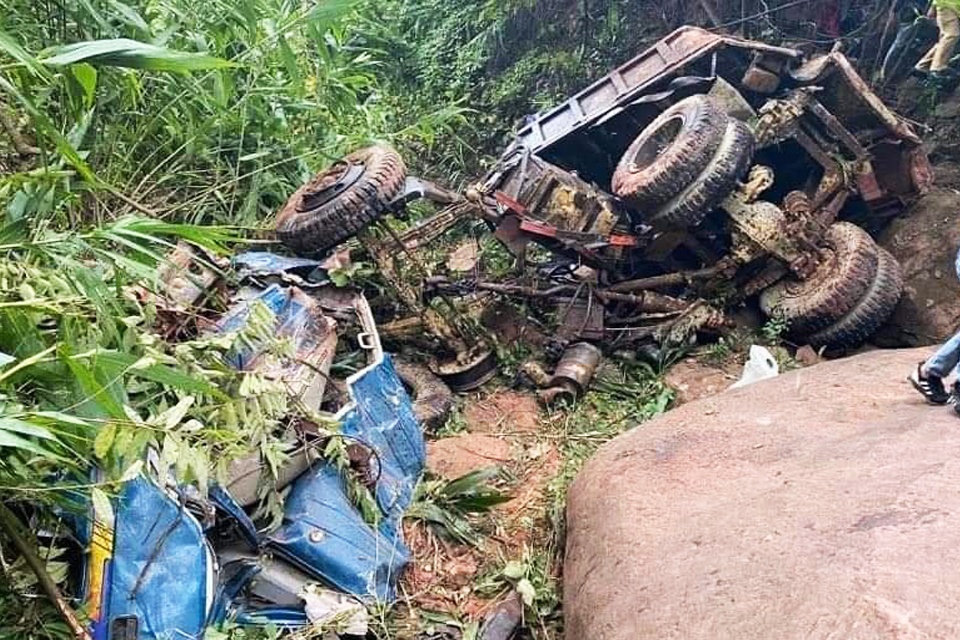 Xe tai lao xuong vuc Son La anh 1